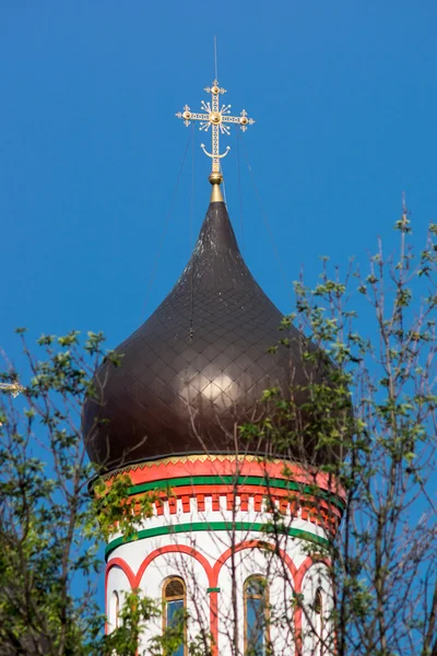 Domos de la iglesia ortodoxa en Moscú Rusia — Foto de Stock