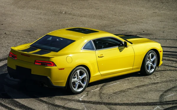 Auto sportiva gialla di lusso — Foto Stock
