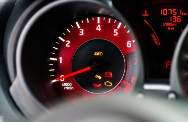 modern spor araba kontrol paneli