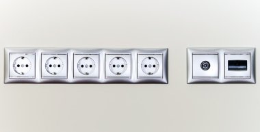 doğrultusunda elektrik soketleri