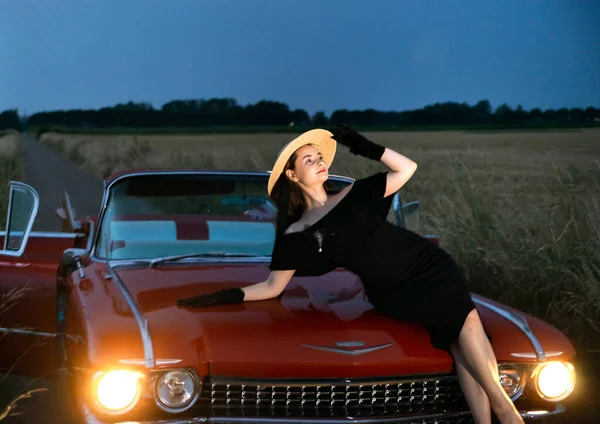 Beautiful Girl Poses Hood Red Convertible Caddy Evening Sunset Germany — Stockfoto