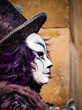 Editör, 5 Mart 2022: Rosheim, Fransa: Venedik Karnavalı - Sokakta yürürken çekilen en güzel maskeler