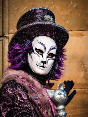 Editör, 5 Mart 2022: Rosheim, Fransa: Venedik Karnavalı - Sokakta yürürken çekilen en güzel maskeler