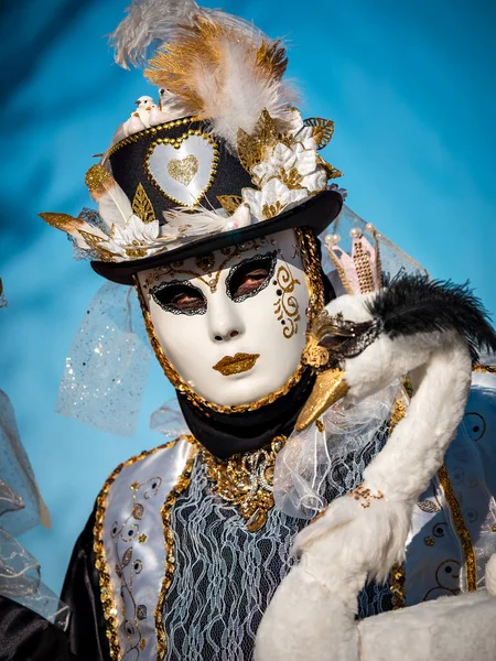 編集部 2022年3月5日 フランス ロシーム ヴェネツィアカーニバル 通りを歩きながら撮影された最も美しいマスク — ストック写真