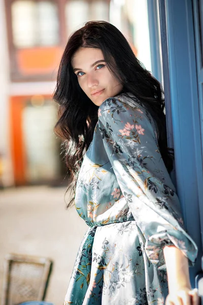 Beautiful Ukrainian Girl Poses Strasbourg Beautiful Cafe — Stockfoto