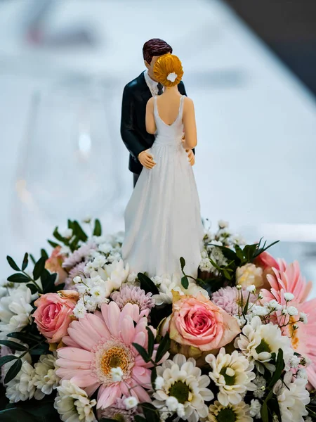 Decorações Mesa Casamento Flores Estatuetas Noiva Noivo Acessórios Casamento — Fotografia de Stock