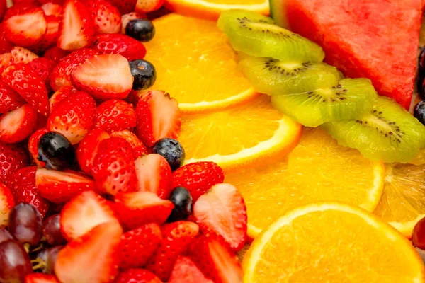 Taze meyve arka planı, sağlıklı karışık meyveler tropikal meyve ve çeşitli meyvelerden oluşur..