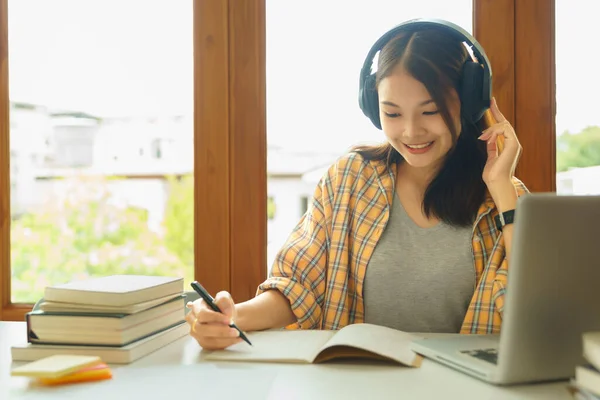 Education Literacy Concept College Student Girl Listening Lecture Online Doing — Fotografia de Stock