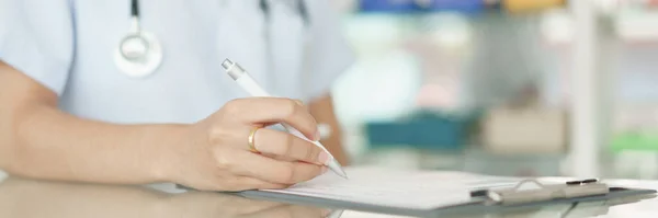 Medicine Health Concept Female Pharmacist Writing Prescription Side Effect Document — Foto de Stock