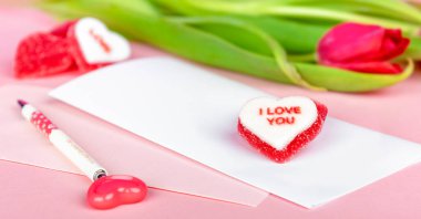 kalp, tatlı, aşk, sevgililer günü, pembe, gün, tabak, sevgililer günü, tebrik kartı, kart, kalem, kutlama, hediye selamı, tatil, kırmızı, arkaplan, romantik, dekorasyon, romantizm, sembol, çiçek, tasarım, boşluk, konsept, kağıt, hediye, tatlı