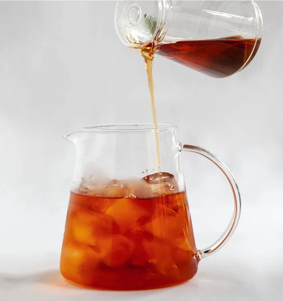 Pouring Iced Tea Glass Jag — Stock Photo, Image