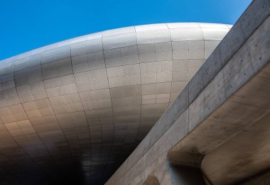 Dongdaemun Tasarım Plaza Seul, Güney Kore 'de tarihi eser, fütüristik mimari Zaha Hadid tarafından 11 Eylül 2021' de tasarlandı.