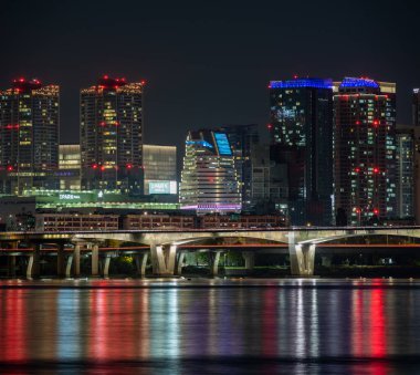 Seul gece manzarası ve Han nehri, Güney Kore 28 Ekim 2021 'de seyahat ediyor.