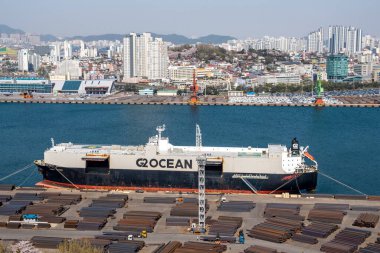 16 Nisan 2022 'de Güney Kore, Incheon Limanı' ndaki konteyner terminali.