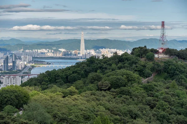 서울시 남산에서 2022 한국으로 여행하는 — 스톡 사진