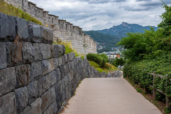 Seoul City Wall Fortress Protecting Capital South Korea June 2022 — Fotografia de Stock