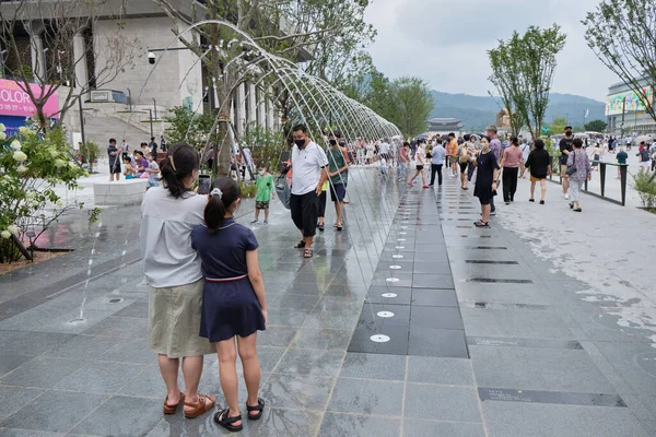 People Visit Newly Reconstructed Gwanghwamun Square Central Seoul South Korea — 스톡 사진