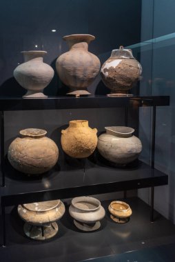 Busan Müzesi 19 Ekim 2022 'de Busan Güney Kore' de tarihi eser ve eserler koleksiyonu