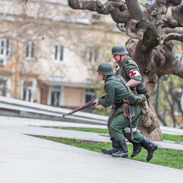 ODESSA, UKRAINE - APRIL 10: Members of the military history of t — Stock Photo, Image