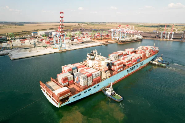 Odessa Ukraine August 2021 Kontejnerová Loď Vplouvá Obchodního Přístavu Průmyslové — Stock fotografie