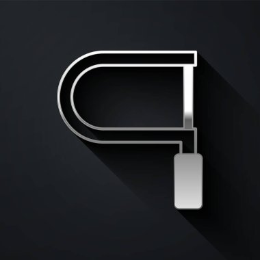 Gümüş Demir Testere simgesi siyah arkaplanda izole edildi. Tahta ve metal testeresi. Uzun gölge tarzı. Vektör