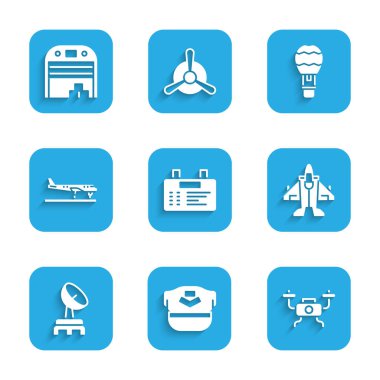 Havaalanı tahtası, Pilot şapkası, İHA uçuşu, Jet savaş uçağı, Radar, Uçak, sıcak hava balonu ve uçak hangar ikonu. Vektör