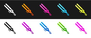 Saç ikonu için saç maşasını siyah beyaz arkaplanda ayır. Saç düzleştirici ikonu. Vektör.