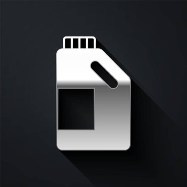 Çamaşır deterjanı, çamaşır suyu, bulaşık deterjanı ya da siyah arka planda izole edilmiş başka bir temizlik malzemesi için gümüş plastik şişe. Uzun gölge tarzı. Vektör