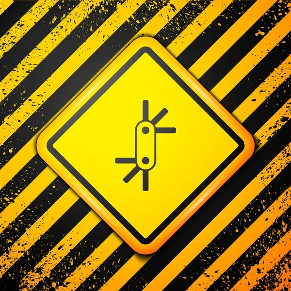 黄色の背景に隔離されたブラックツールアレンキーアイコン 警告サインだ ベクトル — ストックベクタ