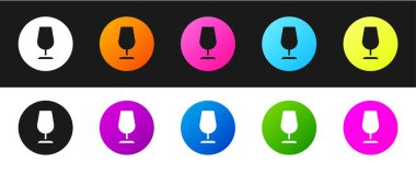 Siyah ve beyaz arkaplanda izole edilmiş dağıtım kutuları simgesi için kırılgan cam sembolü ayarla. Vektör