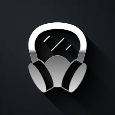 Gümüş Gaz maskesi simgesi siyah arkaplanda izole edildi. Solunum cihazı işareti. Uzun gölge tarzı. Vektör