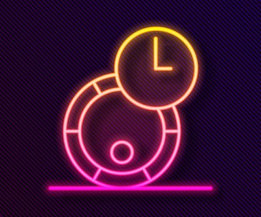 Siyah arka planda izole edilmiş şarap ikonu için parlayan neon şeritli tahta fıçı. Fıçıda yıllanmış şarap. Vektör