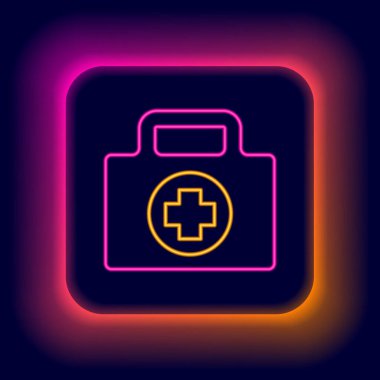 Parlayan neon hattı ilk yardım çantası simgesi siyah arkaplanda izole edildi. Haçlı sağlık kutusu. Acil durumlar için tıbbi ekipman. Sağlık sigortası konsepti. Renkli taslak konsepti. Vektör