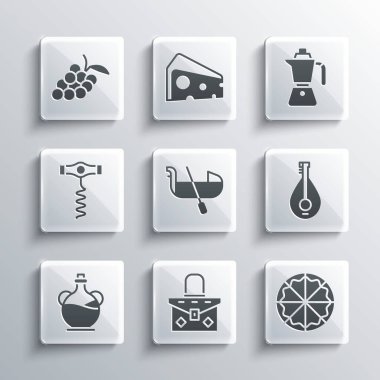 Çanta, pizza, mandolin, gondola, bir şişe zeytinyağı, şarap tirbuşonu, üzüm suyu ve kahve demliği ikonu. Vektör