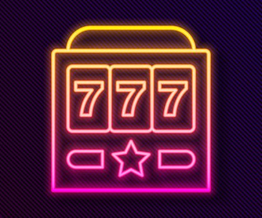 Siyah arka planda izole edilmiş uğurlu yedili büyük ikramiye ikonu olan parlak neon çizgili slot makinesi. Vektör.