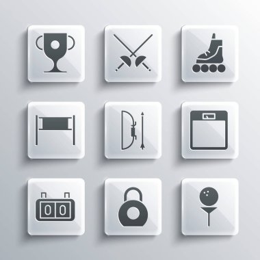 Kettlebell, golf topu, tuvalet pulları, ok ve yay, spor mekanik skorbordu, voleybol ağı, ödül kupası ve paten ikonu. Vektör