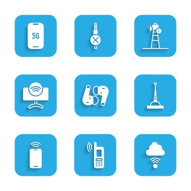Hava kulaklıkları, kablosuz cep telefonu, ağ bulut bağlantısı, anten, akıllı televizyon sistemi, uydu anteni ve 5G simgesi. Vektör