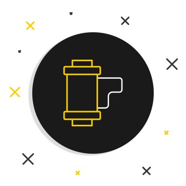 Çizgi Kamera klasik film rulo kartuş simgesi beyaz arkaplanda izole edildi. 35 mm 'lik film kutusu. Film şeridi fotoğrafçı ekipmanı. Renkli taslak konsepti. Vektör