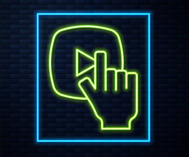 Parlayan neon hattı çevrimiçi video oynatma simgesi tuğla duvar arka planında izole edildi. Oyun işaretli film şeridi. Vektör