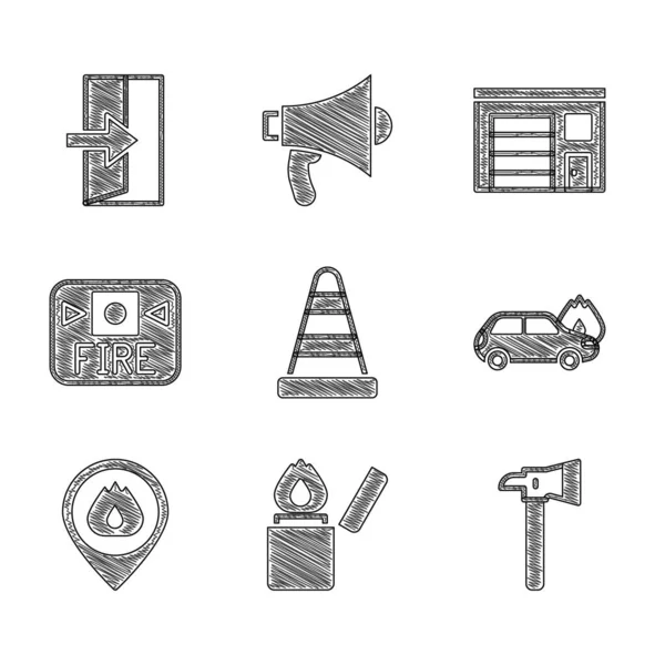 Ensemble cône de circulation, briquet, hache de pompier, voiture en feu, emplacement avec flamme de feu, système d'alarme, bâtiment de la station et icône de sortie. Vecteur — Image vectorielle