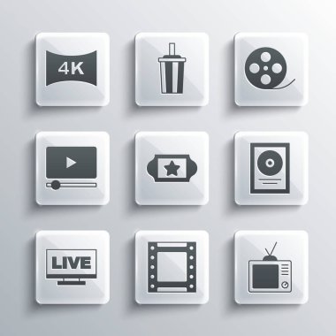 Set Play videosu, Retro TV, CD disk ödülü, Cinema bileti, Live stream, Online play, Screen with 4k and Film reel simgesi. Vektör