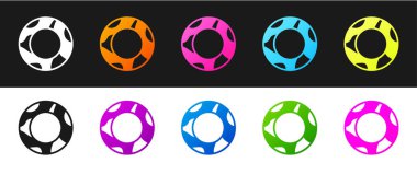 Plastik yüzme halkası simgesini siyah beyaz arkaplanda izole et. Hayat kurtaran yüzen can simidi plaj için, kurtarma kemeri insanları kurtarmak için. Vektör.