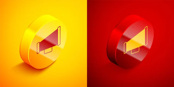 Izometrická ikona Megafonu izolovaná na oranžovém a červeném pozadí. Mluvčí. Kruhové tlačítko. Vektor — Stockový vektor