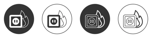 Black Electric zapojení zásuvky v ohni ikona izolované na bílém pozadí. Koncept elektrické bezpečnosti. Zásuvka v plamenech. Kruhové tlačítko. Vektor — Stockový vektor