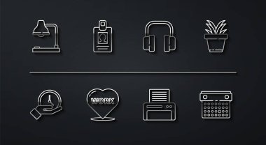 Masa lambası, saat, saksıda bitki, yazıcı, yazıcı, kalp, kimlik kartı, takvim ve kulaklık simgesi. Vektör