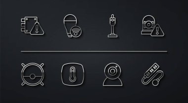 Hattı koruma altına alın, robot elektrikli süpürge, alarm zili, web kamerası, termostat, akıllı ampul, elektrik uzatma kablosu ve elektrik ikonu. Vektör