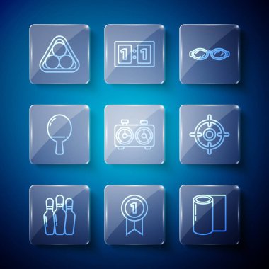 Set hattı bovling broşu, madalya, spor hasırı rulosu, yüzme gözlüğü, satranç saati, masa tenisi raketi, bilardo topu askısı üçgeni ve hedef spor ikonu. Vektör