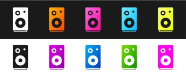 Stereo hoparlör simgesini siyah beyaz arkaplanda izole et. Ses sistemi hoparlörleri. Müzik ikonu. Müzikal sütun hoparlörü. Vektör