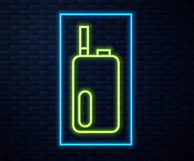 Parlayan neon hattı elektronik sigara ikonu tuğla duvar arkasında izole edilmiş. Tüttürme aleti. Buharlaştırıcı Cihaz. Vektör