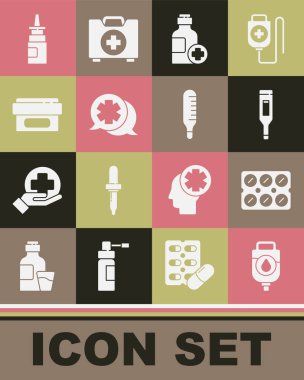 Serum torbası, su toplayan haplar tıbbi dijital termometre, ilaç şurubu, doktorla diyalog, merhem kremi tüpü, burun spreyi ve ikon. Vektör
